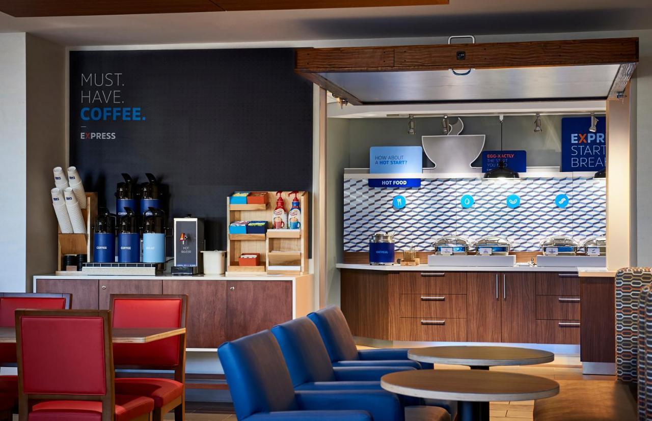 Holiday Inn Express & Suites - Canton By Ihg Eksteriør billede