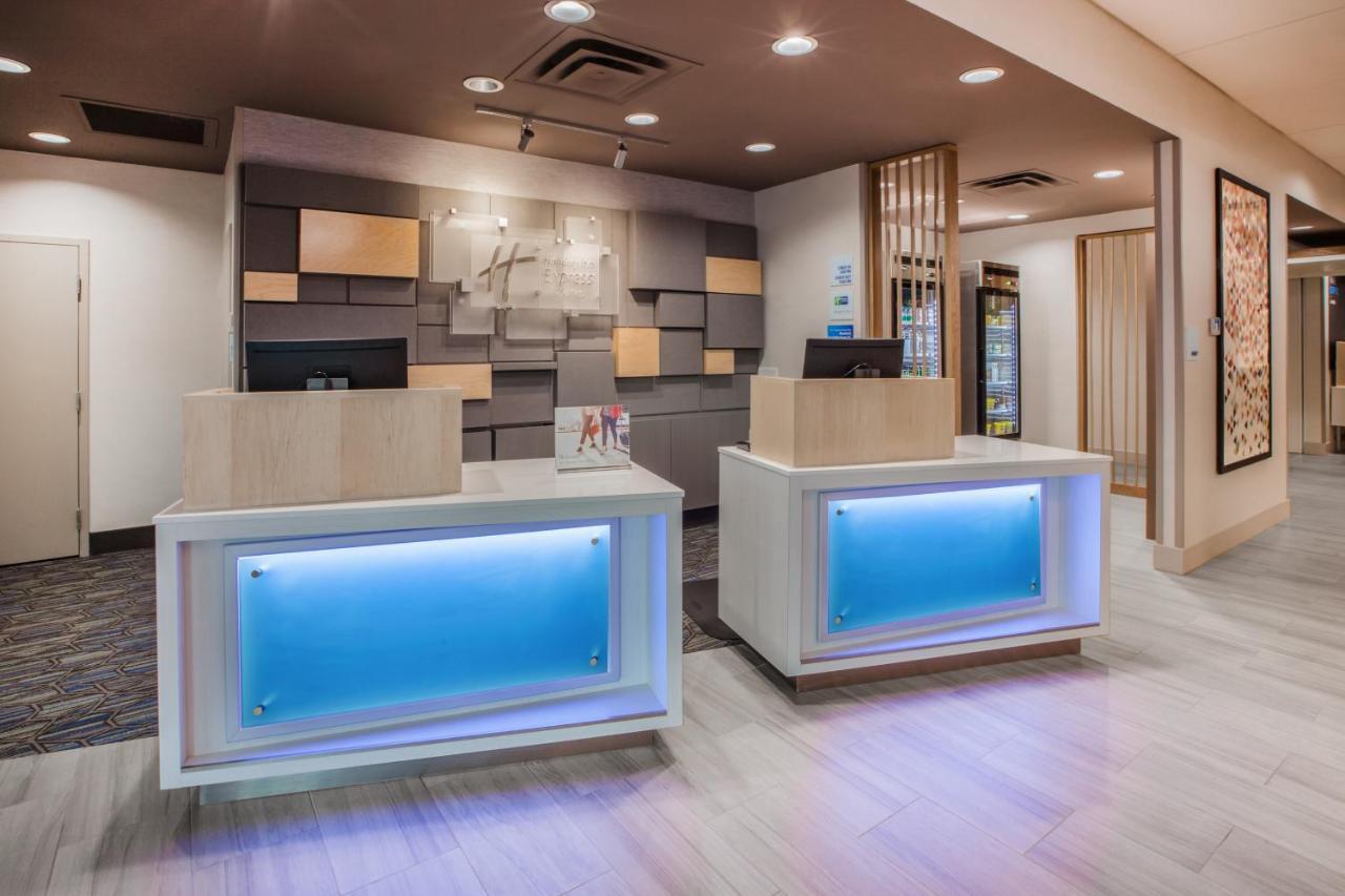 Holiday Inn Express & Suites - Canton By Ihg Eksteriør billede