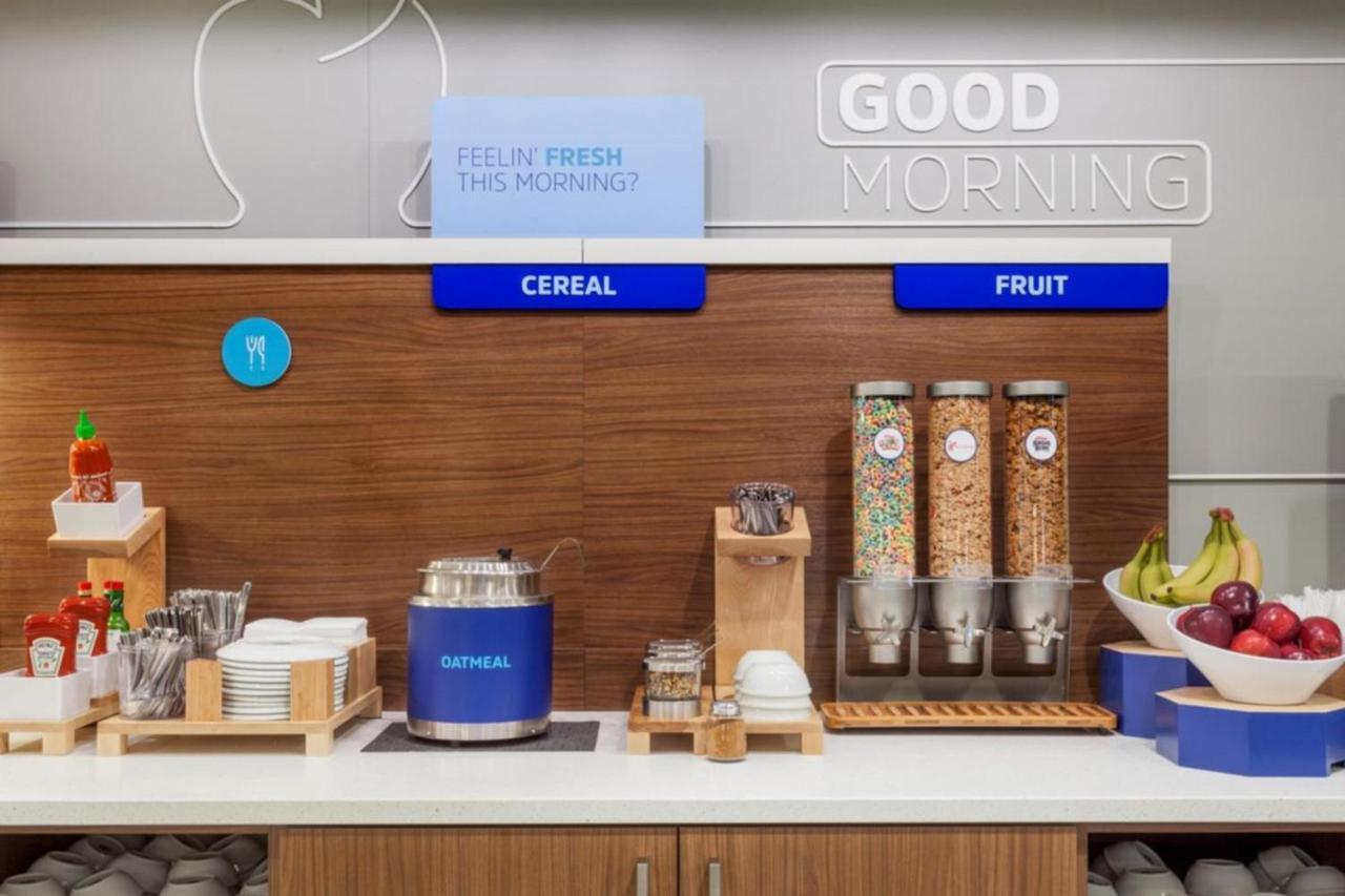Holiday Inn Express & Suites - Canton By Ihg Eksteriør billede
