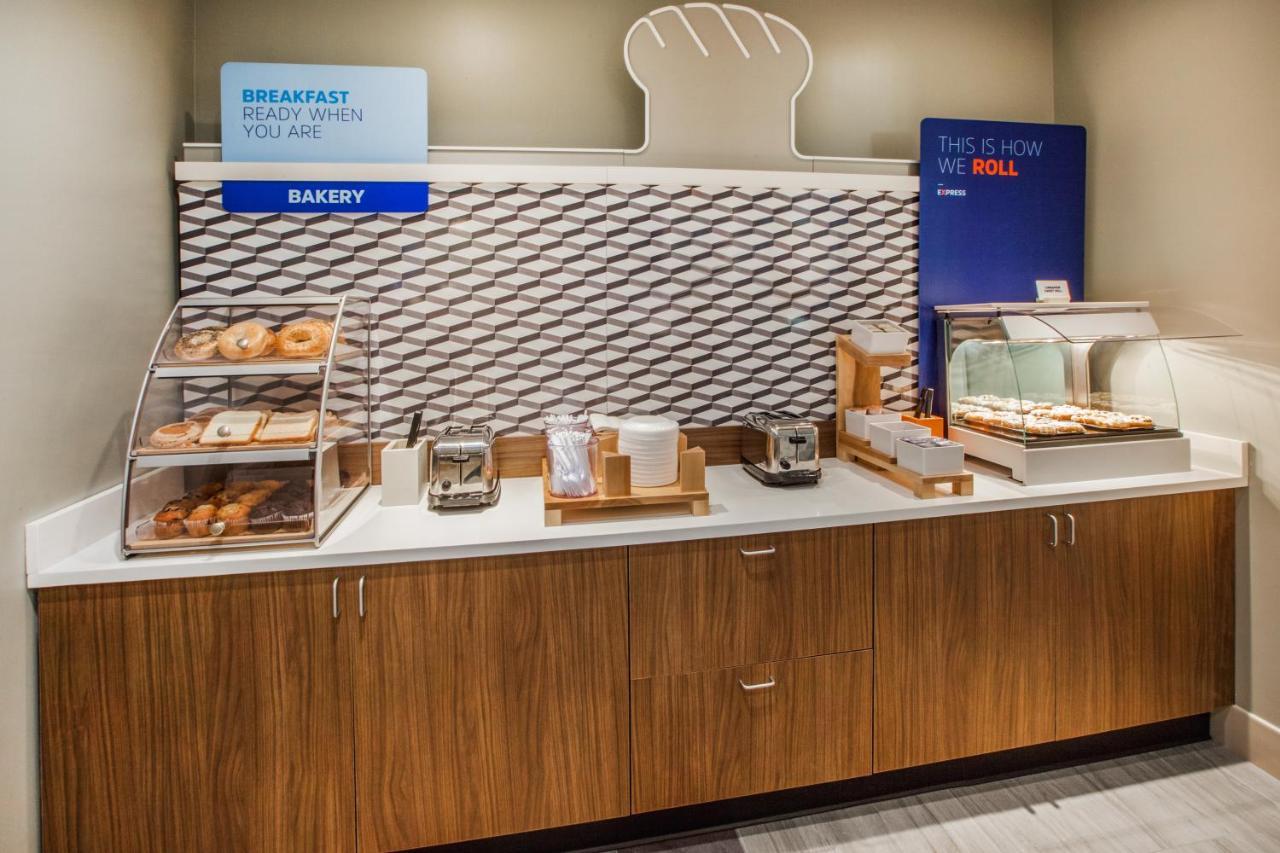 Holiday Inn Express & Suites - Canton By Ihg Eksteriør billede