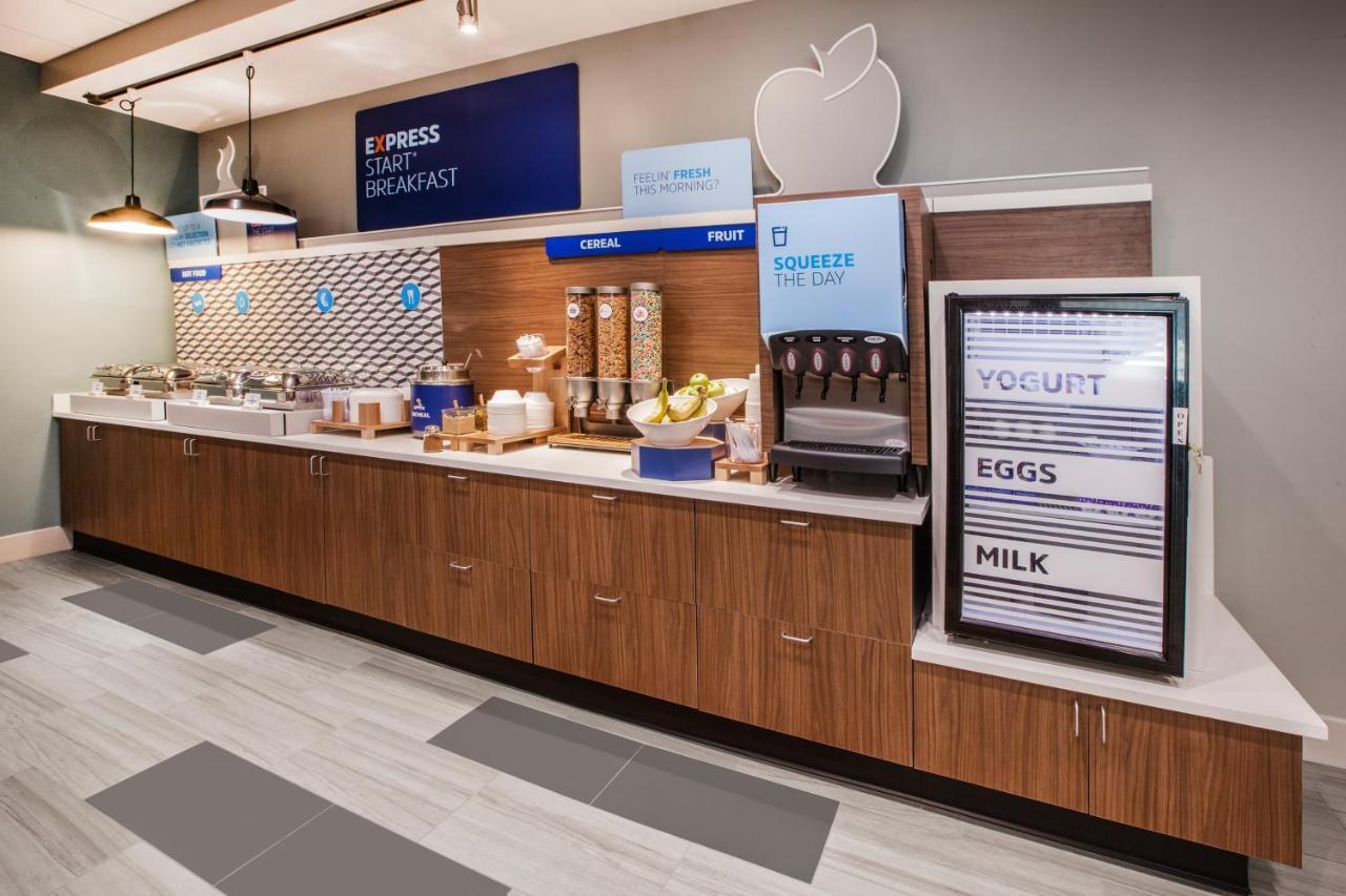 Holiday Inn Express & Suites - Canton By Ihg Eksteriør billede